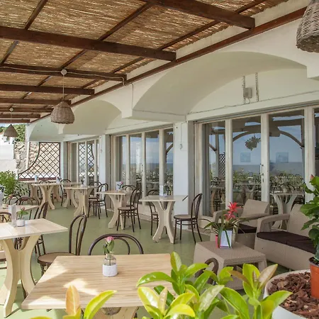 Santa Lucia Hotel