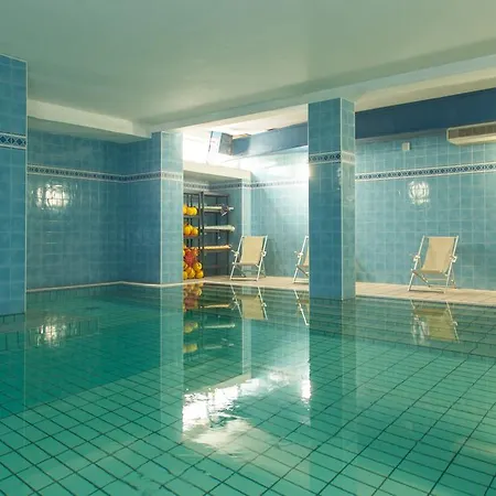 Hotel Santa Lucia 3*