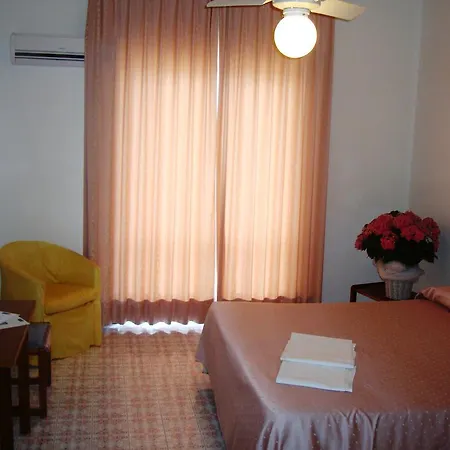 Hotel Santa Lucia 3*