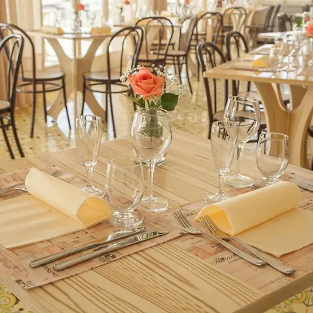 Hotel Santa Lucia 3*